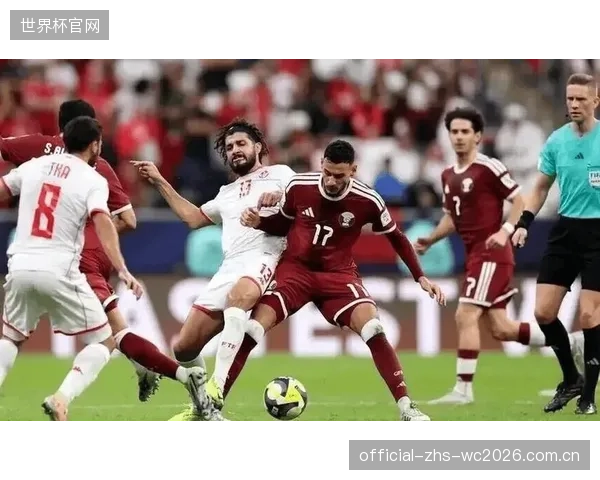 面对小组赛强敌，突尼斯队将继续贯彻防守反击策略，伺机利用对手失误创造机会。